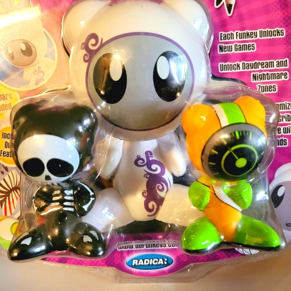 Funkeys - Picture 2 of 7